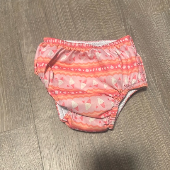 Green sprouts Ice cream water diaper size 18M EUC - Picture 1 of 6